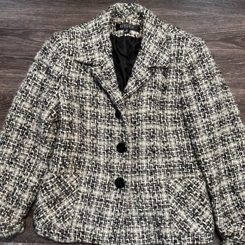 Kasper Women's Classic Black and White Tweed Blazer